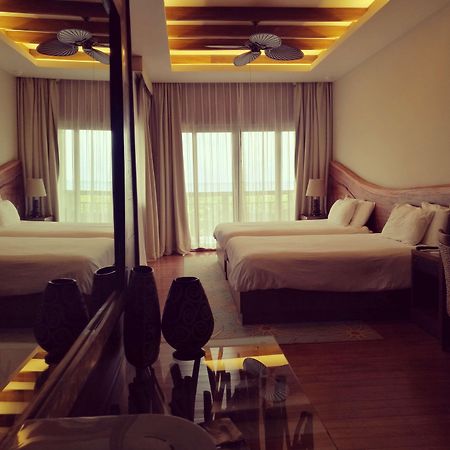 Indura Beach & Golf Resort Curio Collection By Hilton Tela Bagian luar foto