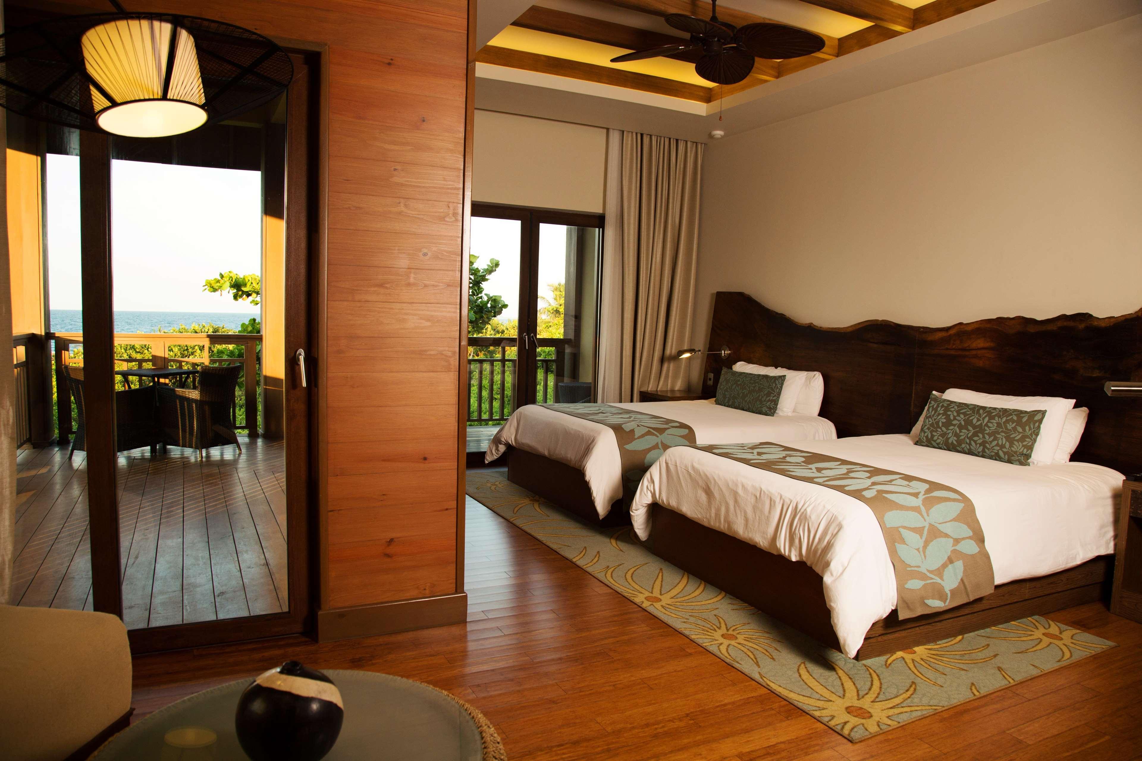 Indura Beach & Golf Resort Curio Collection By Hilton Tela Bagian luar foto