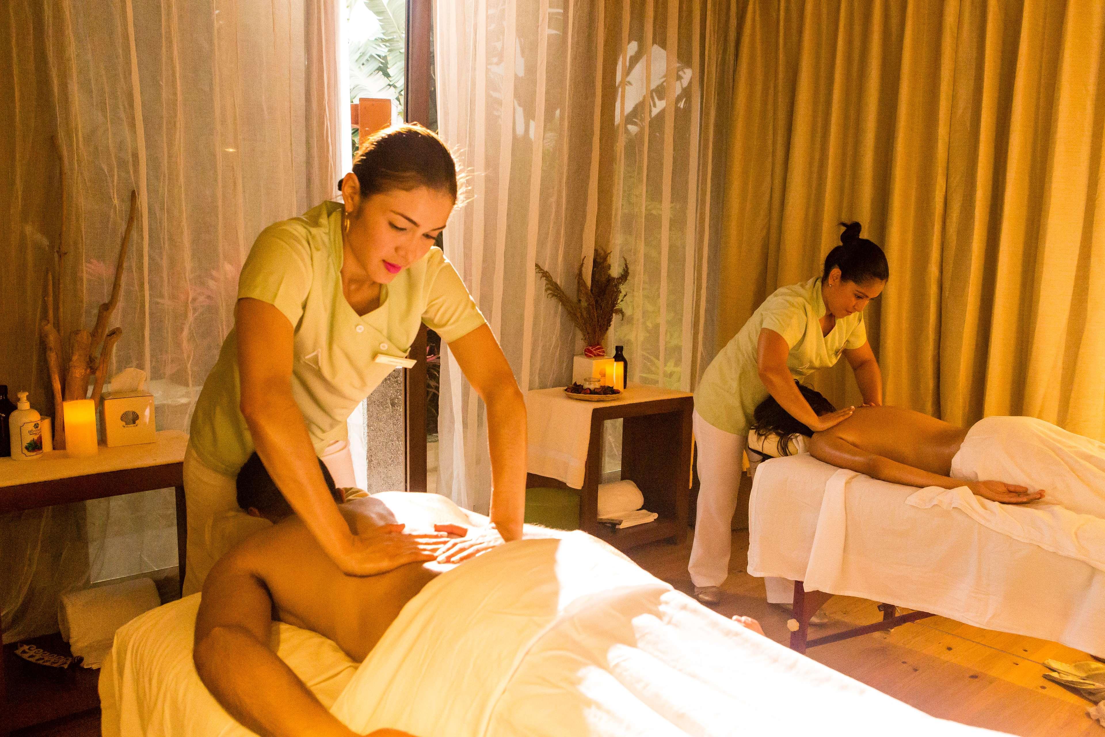 Indura Beach & Golf Resort Curio Collection By Hilton Tela Bagian luar foto