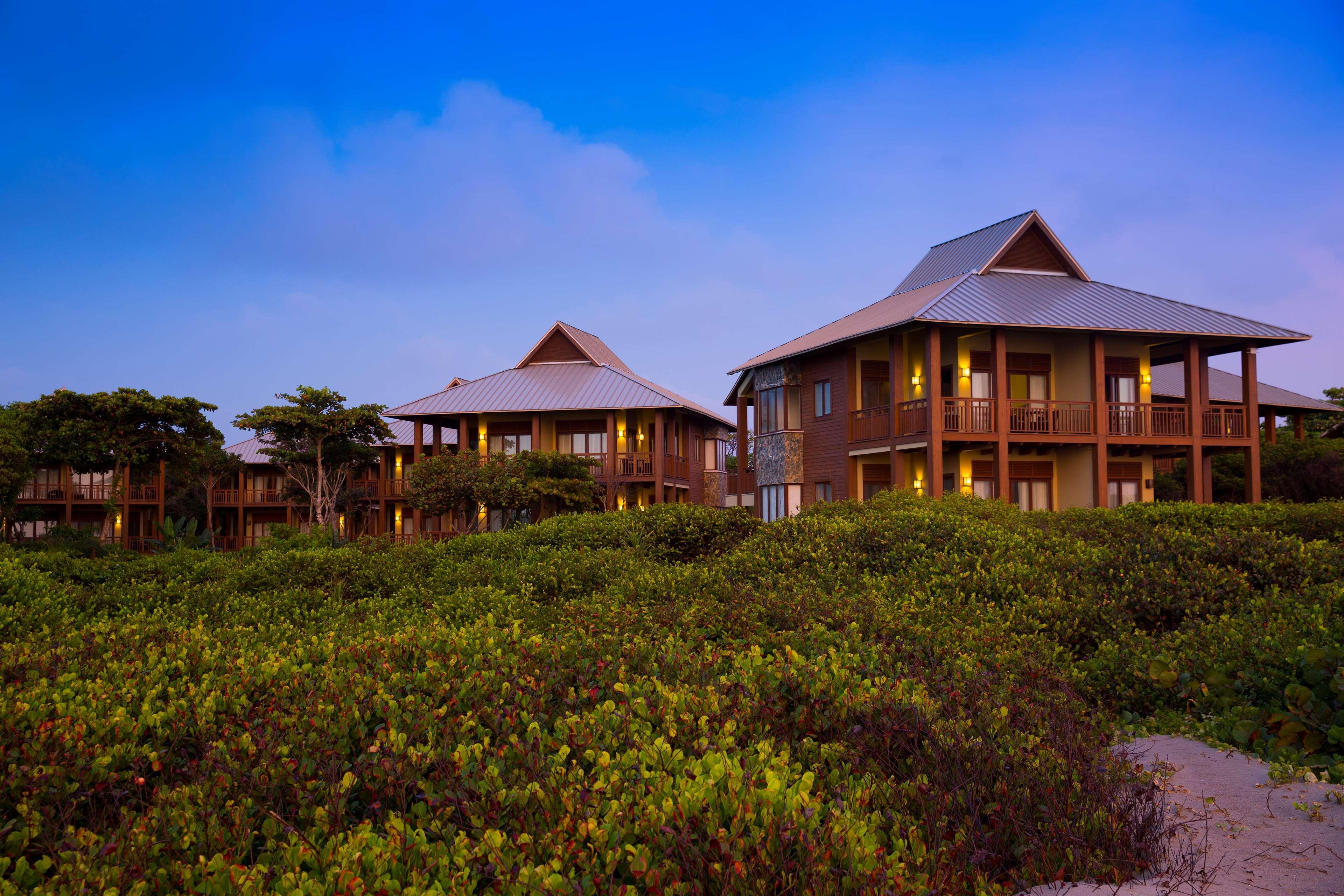 Indura Beach & Golf Resort Curio Collection By Hilton Tela Bagian luar foto